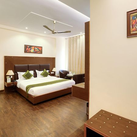 Treebo Trend Coral Tree Golf Course Road Hotel Gurgaon Exterior foto
