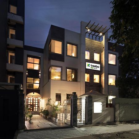 Hotel Treebo White Castle, Gurgaon Exterior foto