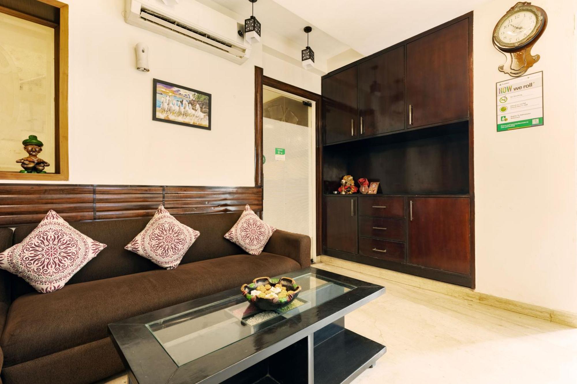 Hotel Treebo White Castle, Gurgaon Exterior foto