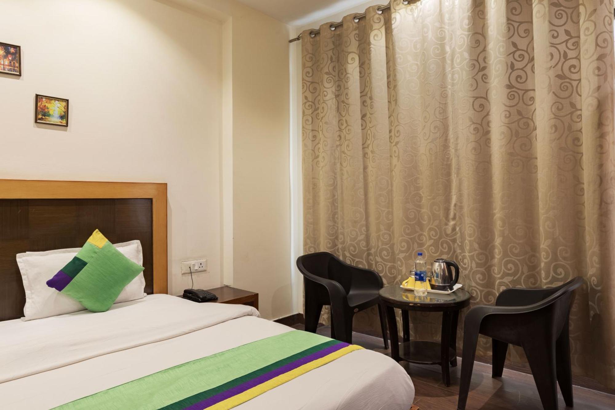 Hotel Treebo White Castle, Gurgaon Exterior foto